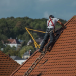 Faire entretenir sa toiture par des professionnels