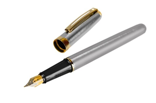 Pourquoi choisir un stylo gravé pour un cadeau personnalisé inoubliable ?